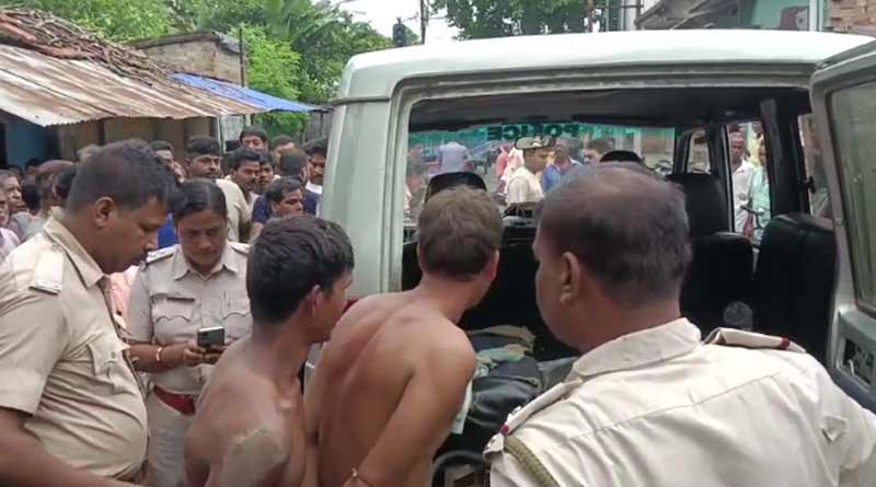 2 men tried to steal phone and cash, villagers tied them with pole in Nadia | Sangbad Pratidin
