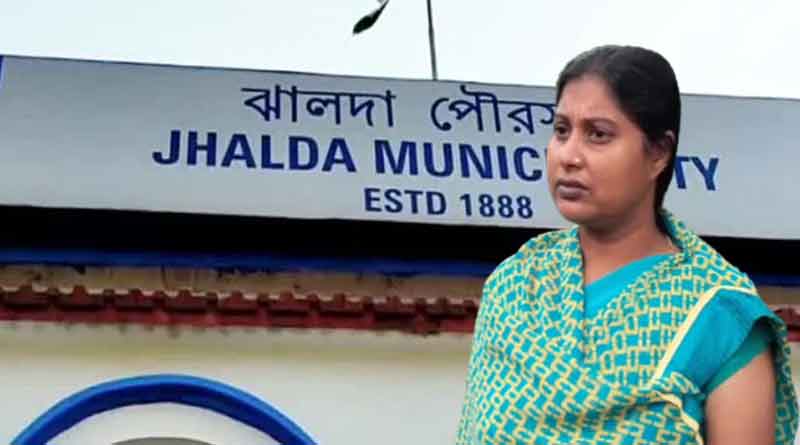 Big blow for Congress after Purnima Kandu resigns from Purulia's Jhalda Corporation । Sangbad Pratidin