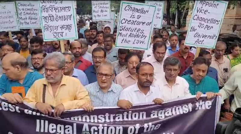 VCs and profs stage dharna at Rajbhawan against unjust involvement of Chancellor | Sangbad Pratidin