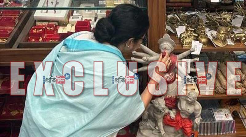CM Mamata Banerjee painted eyes of Durga idol at Biswa Bangla stall in DumDum Airport | Sangbad Pratidin