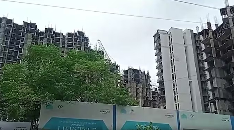 4 died after lift crashed in under construction building in Noida | Sangbad Pratidin
