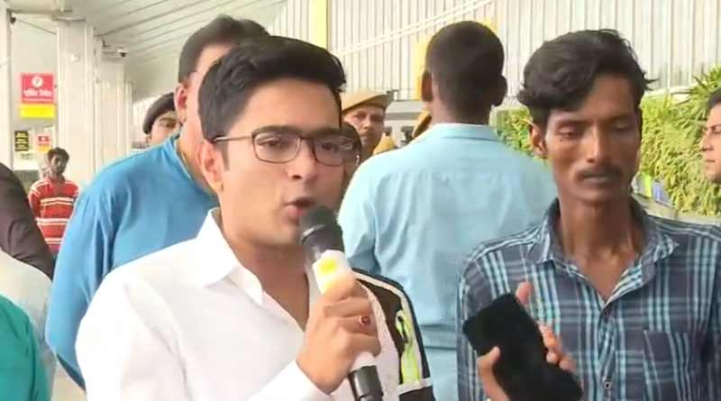 Abhishek Banerjee takes fathers who lost children at Bankura to Delhi with him on the same flight | Sangbad Pratidin