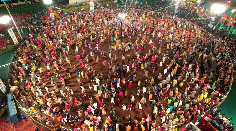 Gujarat Teen Suffers Cardiac Arrest While Playing Garba | Sangbad Pratidin