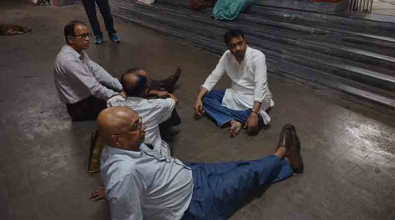 Jadavpur University: JU VC staged dharna in University campus | Sangbad Pratidin