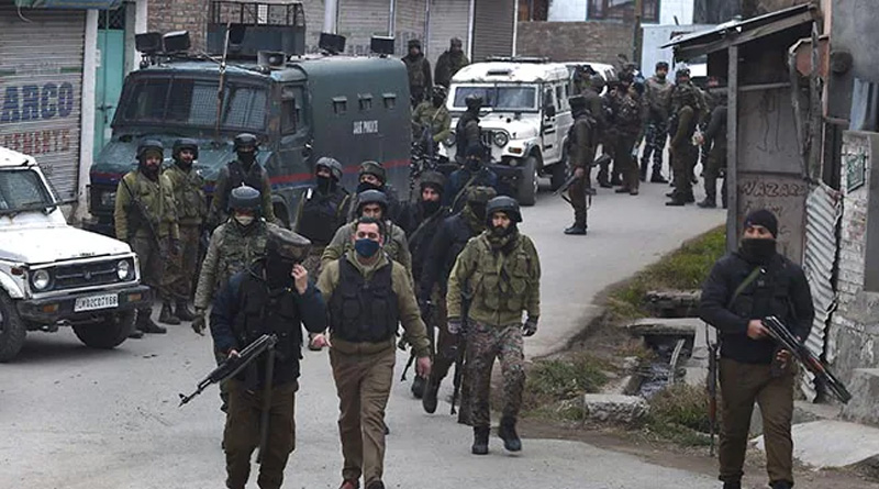 Lashkar Terrorist Arrested In Jammu and Kashmir With Arms | Sangbad Pratidin