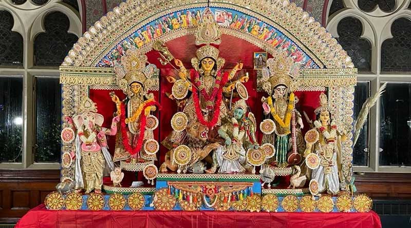 Probashe Durga Puja: Nabapatrika bathing the river Thames, euphoric dose in London Sharad Utsav | Sangbad Pratidin