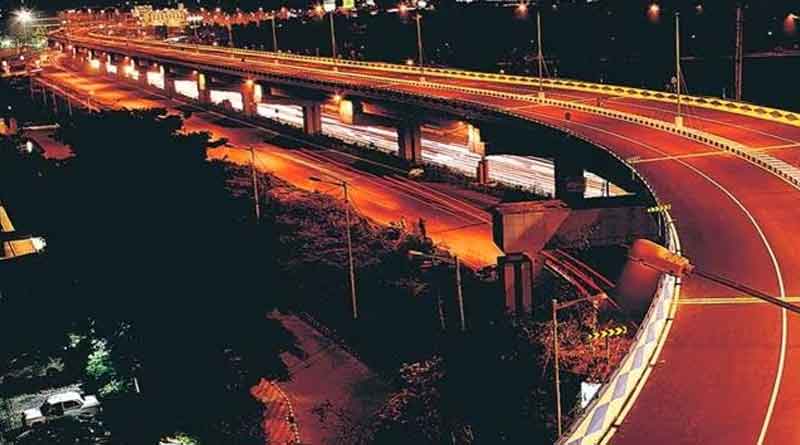 The rickshaw took the sick person to Maa flyover, questions raise on surveillance । Sangbad Pratidin