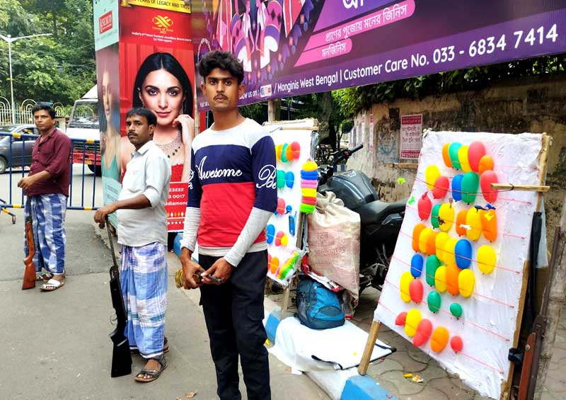Durga Puja 2023: Muslim families take active participation in Bengal's Puja Festival | Sangbad Pratidin 2