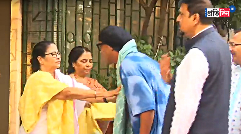 Ronaldinho meets Mamata: Brazilian superstar meets Chief Minister of West Bengal । Sangbad Pratidin