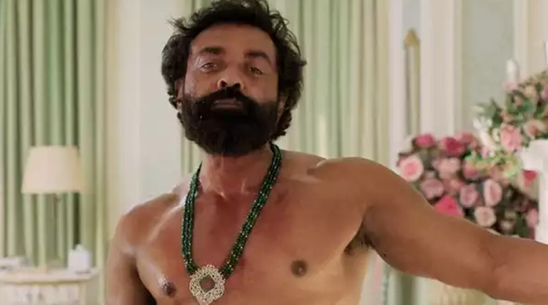 Bobby Deol cries after paparazzi praise him for Animal sets box office on fire, see video