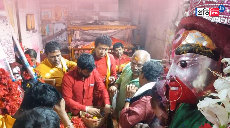 Kali Puja 2023: WB Minister Chandranath Sinha prayed to win 42 seats in 2024 Loksabha Election at Tarapith temple | Sangbad Pratidin