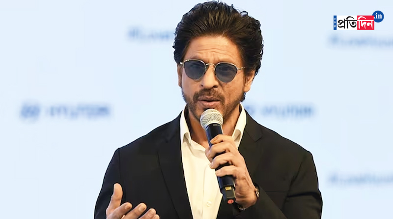 Who answers #AskSRK fan questions? Shah Rukh Khan replied