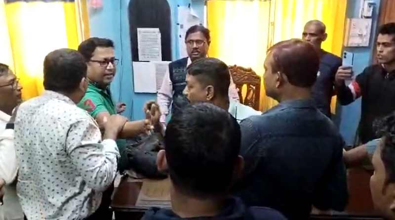 Mid Day Meal theft allegation at Gaighata school। Sangbad Pratidin