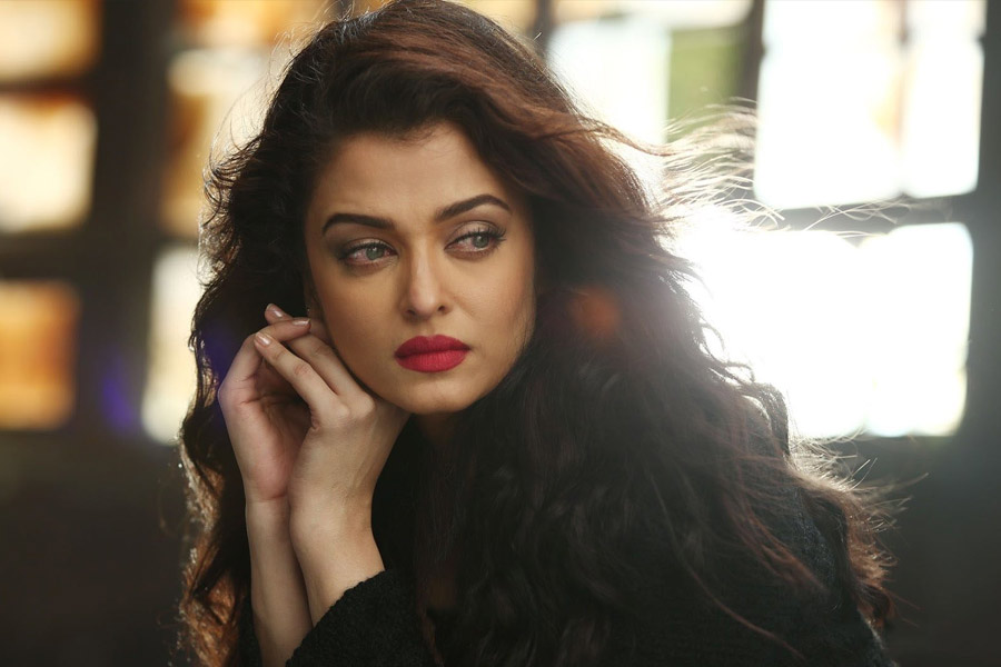Aishwarya Rai Bachchan reacted to her fans losing her to marraige