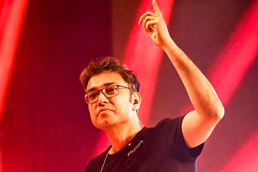 Anupam Roy coming with the Latest Version of 'Baundule' for SVF Music | Sangbad Pratidin