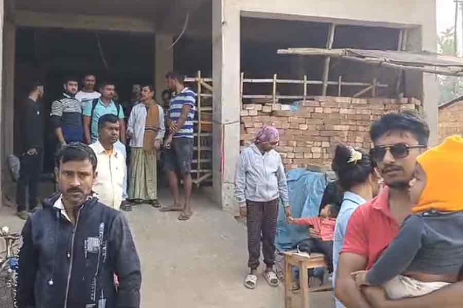 Saraswati idol allegedly vandalised in Ghola | Sangbad Pratidin