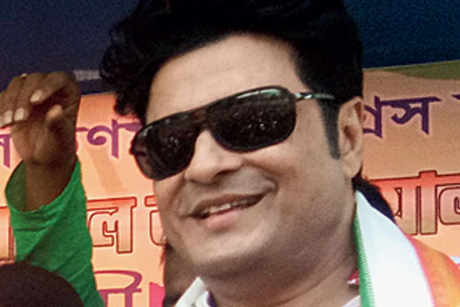 Attack on star candidate Firdous Ahmed campaign in Dhaka, atleast 15 injured | Sangbad Pratidin