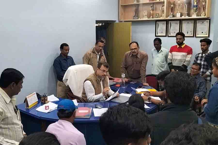 Student allegedly got love letter from principal's letter head, truth behind Purba Bardhaman incident | Sangbad Pratidin