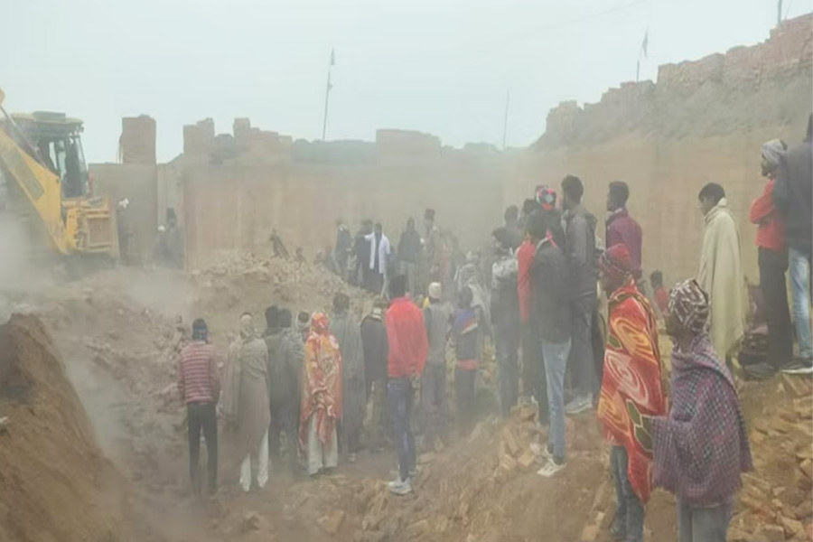 6 labour died due to brick kiln wall collapse in Haridwar | Sangbad Pratidin