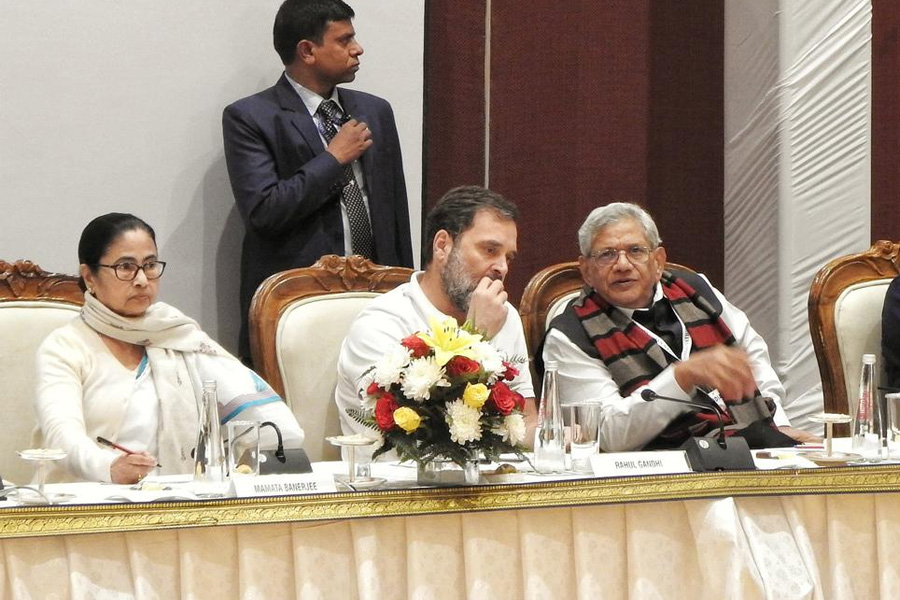 Mamata Banerjee and other leaders attends India alliance meet in Delhi | Sangbad Pratidin