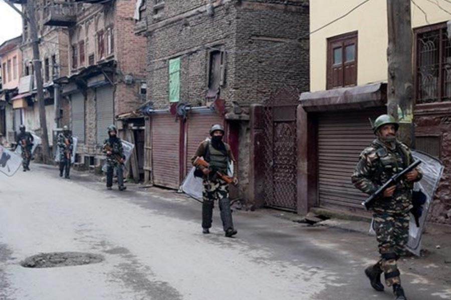 Retired senior cop shot dead by terrorists in J&K Baramulla। Sangbad Pratidin