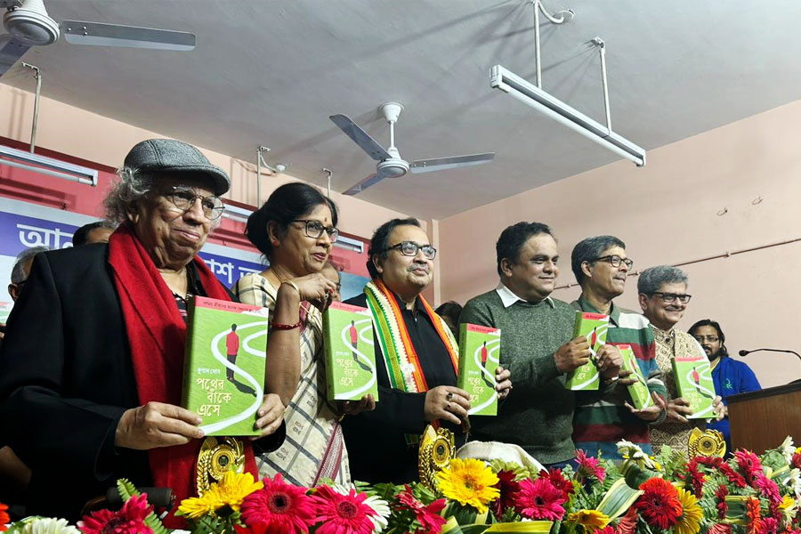 Kunal Ghosh's new book published। Sangbad Pratidin