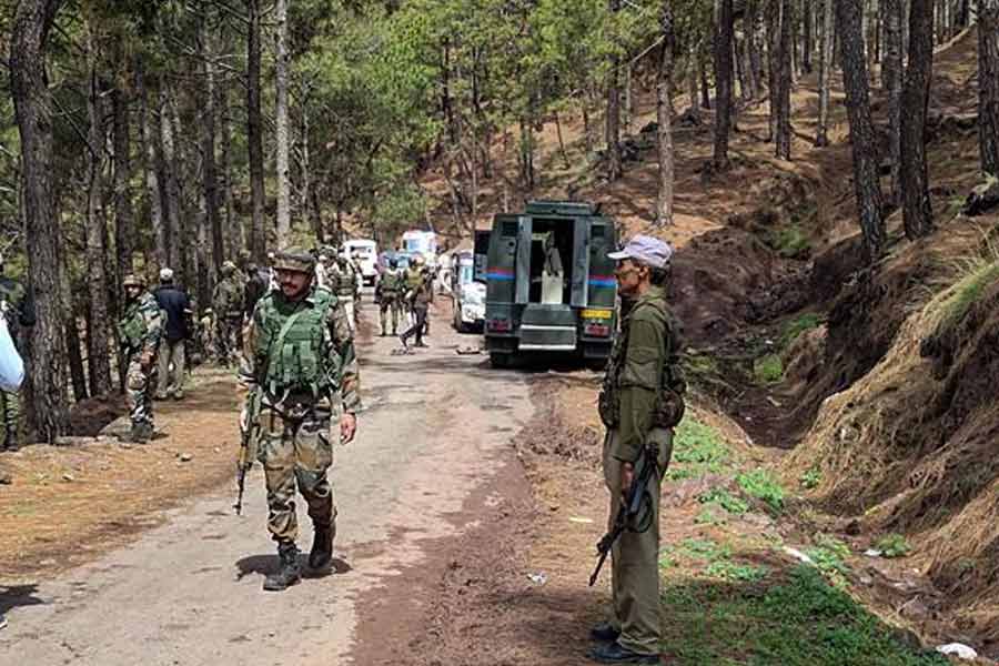 Situation in Kashmir tense says expert। Sangbad Pratidin