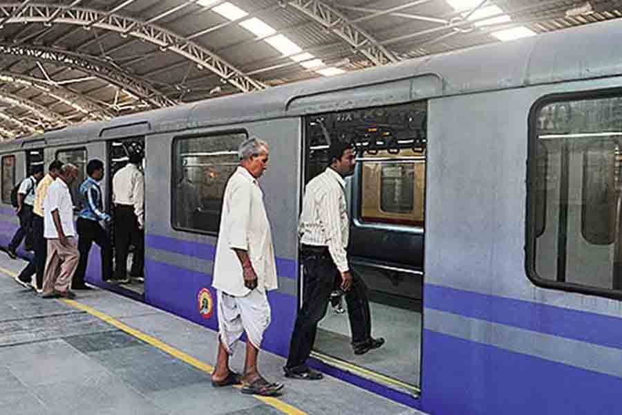 Kolkata Metro: Special Night Metro Services on Blue Line Changed