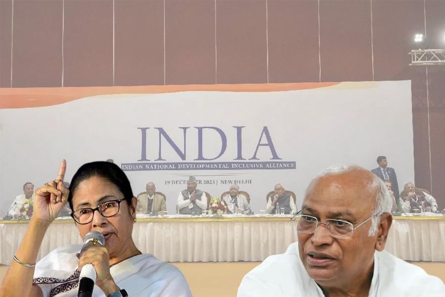CM Mamata Banerjee Proposes Mallikarjun Kharge as PM Candidate | Sangbad Pratidin