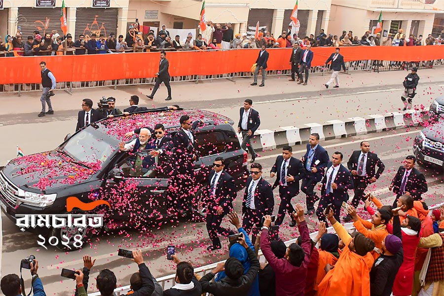 Spiritualism with development, PM Modi portrays modern India | Sangbad Pratidin