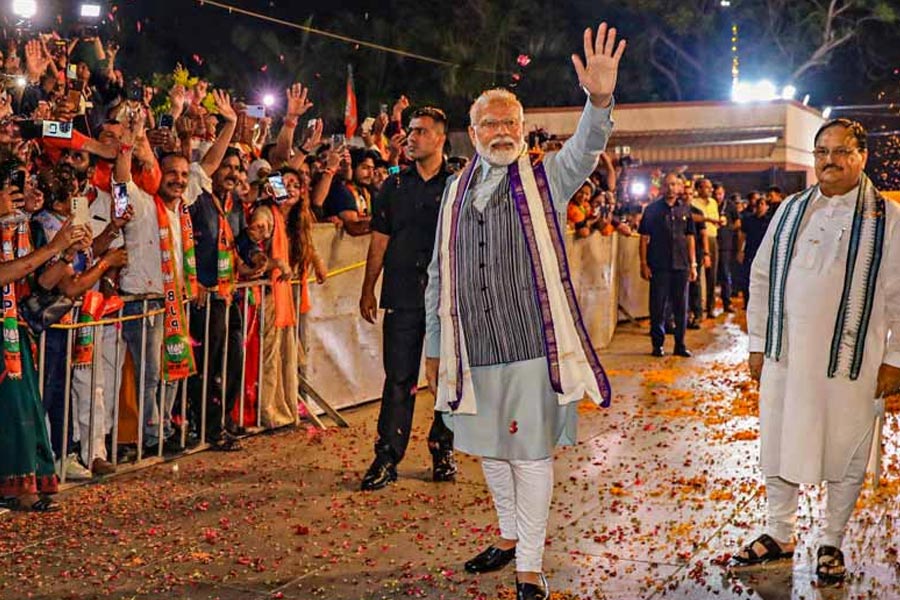 PM Modi urges party leaders to target 350 seats in Upcoming lok Sabha Elections | Sangbad Pratidin
