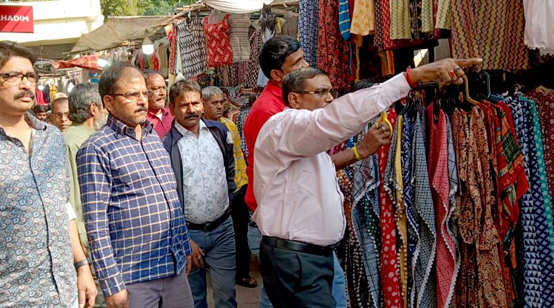Police and KMC campaign to remove plastic in Gariahat | Sangbad Pratidin