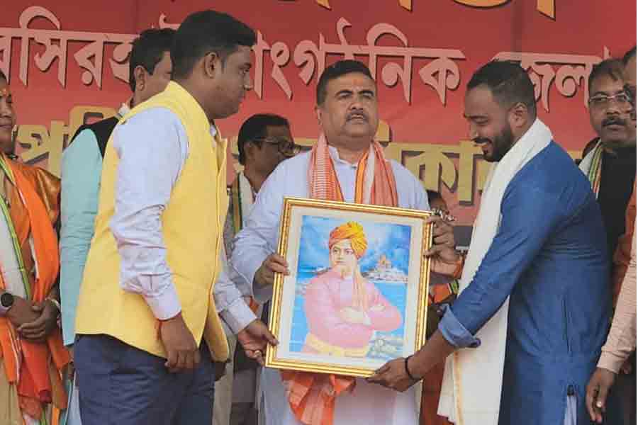Suvendu Adhikari explains Ram Rajya theory to Muslims in Basirhat | Sangbad Pratidin