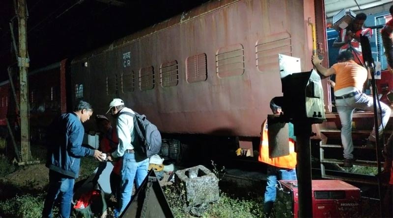 Two coaches of a goods train derailed in Maharashtra । Sangbad Pratidin