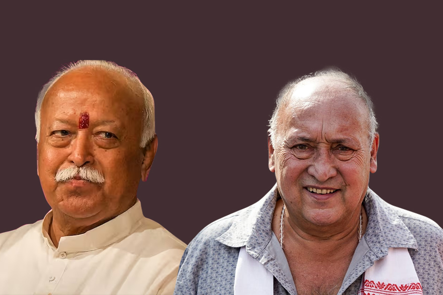 RSS chief meets actor Victor Banerjee in Kolkata | Sangbad Pratidin