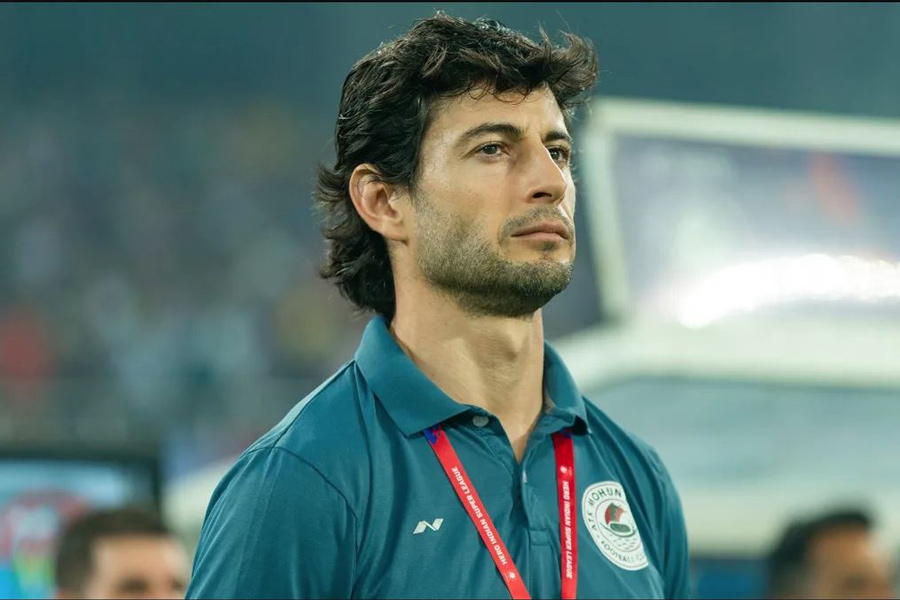 Mumbai City FC is a tough opposition, says Mohun Bagan coach Juan Ferrando । Sangbad Pratidin