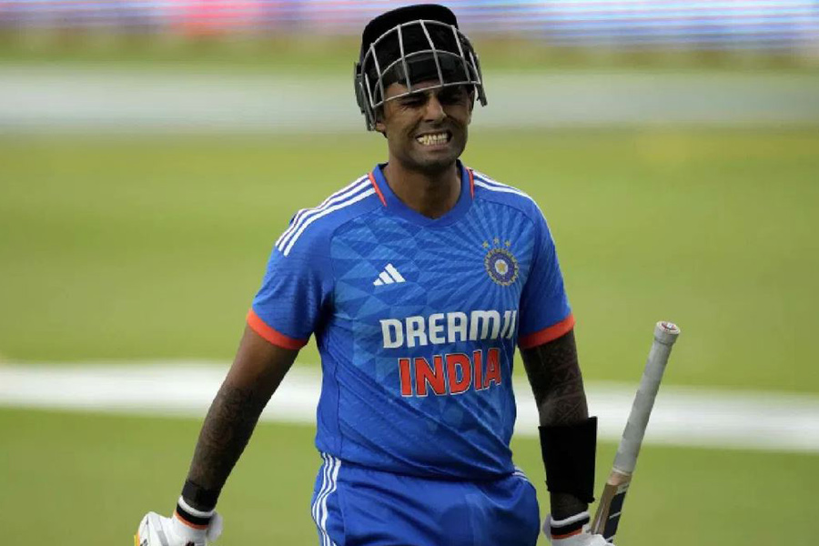 Tabraiz Shamsi revealed that his celebration after dismissing India batter Suryakumar Yadav earned him and his wife online abuse । Sangbad Pratidin