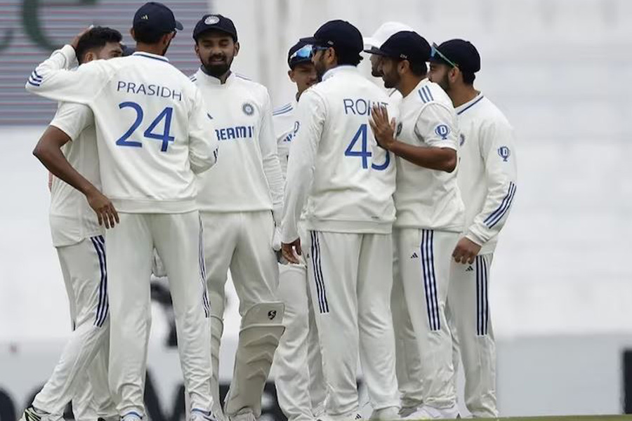 Pacer Avesh Khan added to India's squad for second Test against South Africa as a replacement for Mohammed Shami । Sangbad Pratidin