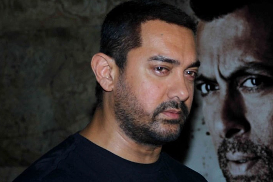 Aamir Khan reaches Kutch to support friend's family after their daughter's tragic demise| Sangbad Pratidin