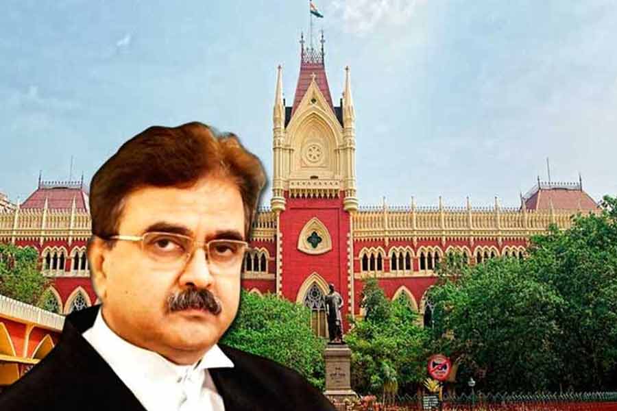 Justice Abhijit Gangopadhyay opens up after primary teacher recruitment cases removed from his bench | Sangbad Pratidin