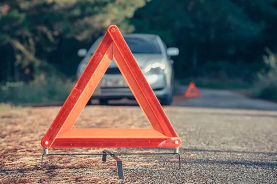 5 Of Family Killed, 8 Injured in a road accident In Uttar Pradesh