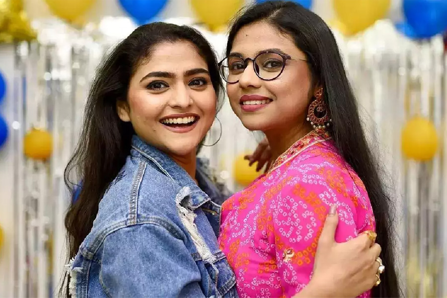 Aindrila Sharma's Sister instagram post goes viral| Sangbad Pratidin
