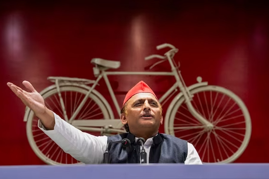 Tuesday Samajwadi Party names 16 Lok Sabha candidates | Sangbad Pratidin