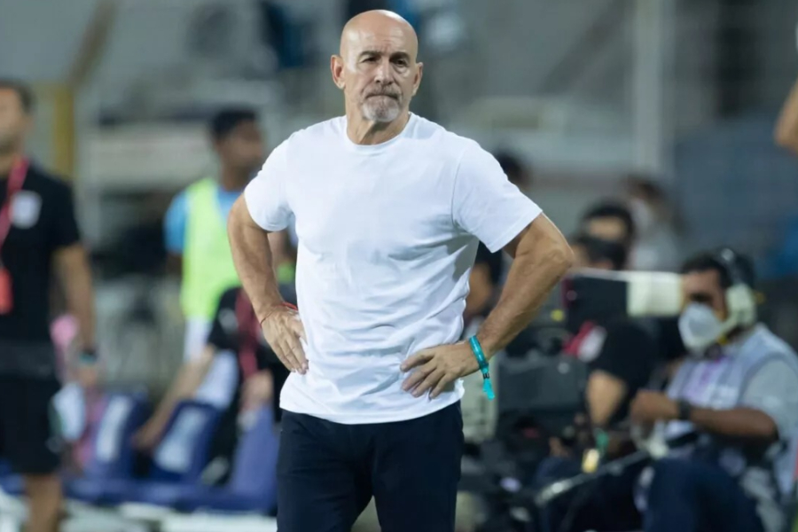Kalinga Super Cup: Mohun Bagan's head coach Antonio Lopez Habas will decide the fate Jason Cummings and Hugo Boumous। Sangbad Pratidin