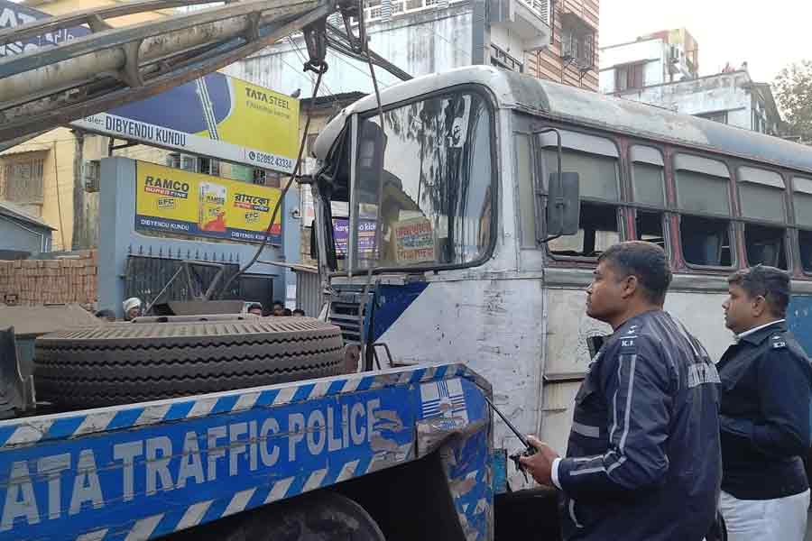 29 injured due to collision of two buses in Beleghata