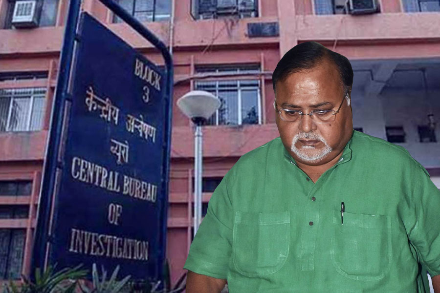 CBI went to Presidency Jail to interrogate Former Minister Partha Chatterjee