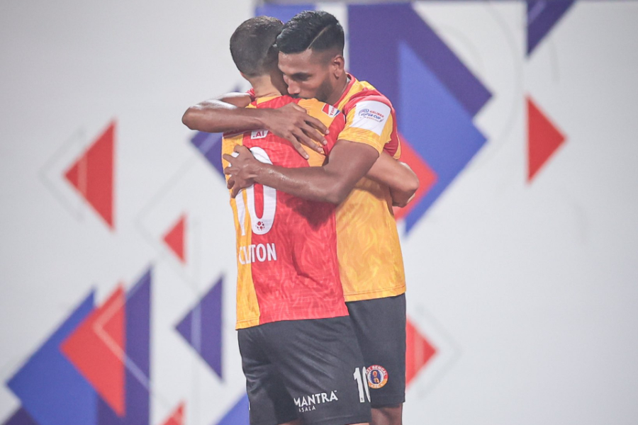Kalinga Super Cup: Double starike by Cleton Silva, Nandhakumar socred one, East Bengal beat by 3-1 against Mohun Bagan in the mega derby। Sangbad Pratidin