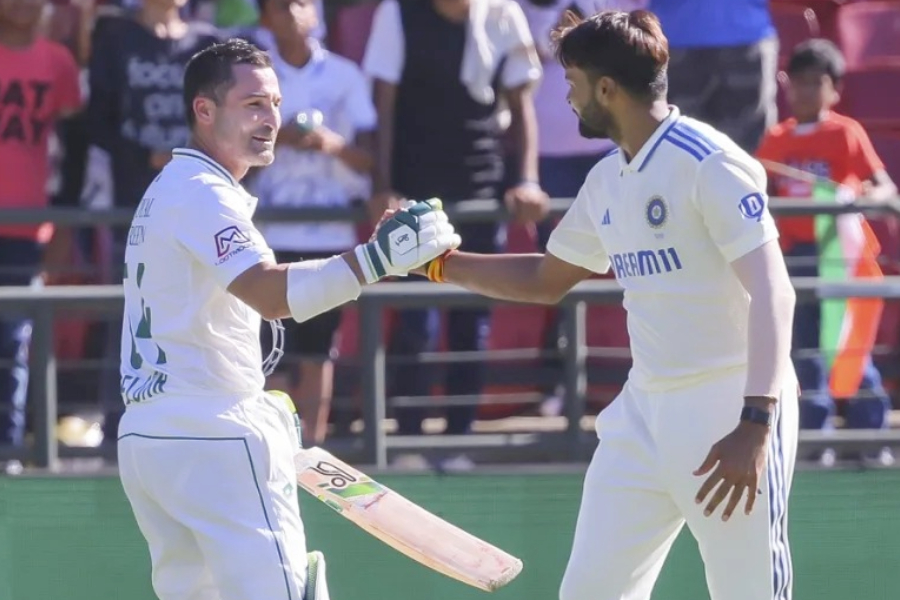 Dean Elgar and Mukesh Kumar