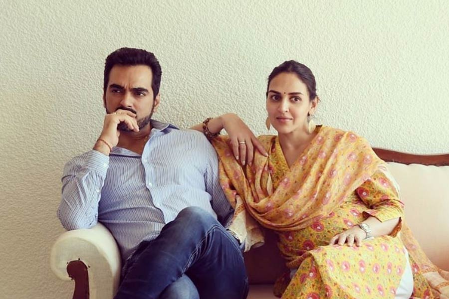 Rumor sparks about Esha Deol and Bharat Takhtani separation | Sangbad Pratidin