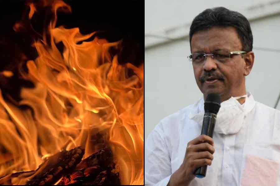 Firhad Hakim orders forensic test after Chetla residence caught fire | Sangbad Pratidin